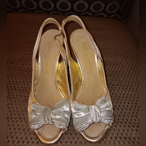 Louis Vuitton Satin Bow Heels Size 5.5 - Picture 1 of 4